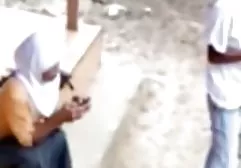 Karın kuru benim arabada berbat eşli grup seks