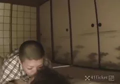 Teen kıçını atesli grup sex istiyor